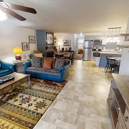 Ski View 10 - On Main Street - Wifi - Cable - Fireplace - Trailer Parking In Back - Patio With Gas Grill